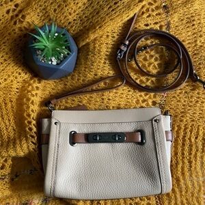 Coach SWAGGER WRISTLET IN COLORBLOCK PEBBLE LEATHER  Wristlet/Crossbody